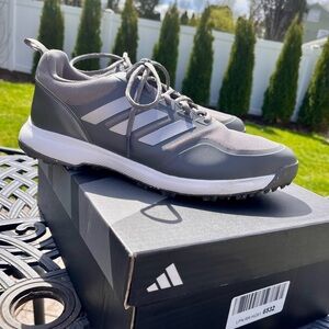 Adidas Men's spike-less Golf sneakers size 12
